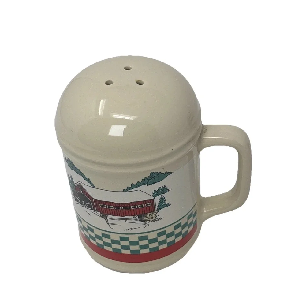 Vintage‎ Barn House Ceramic Salt and Pepper Shakers!  Cottage-Core Made by R.O.C